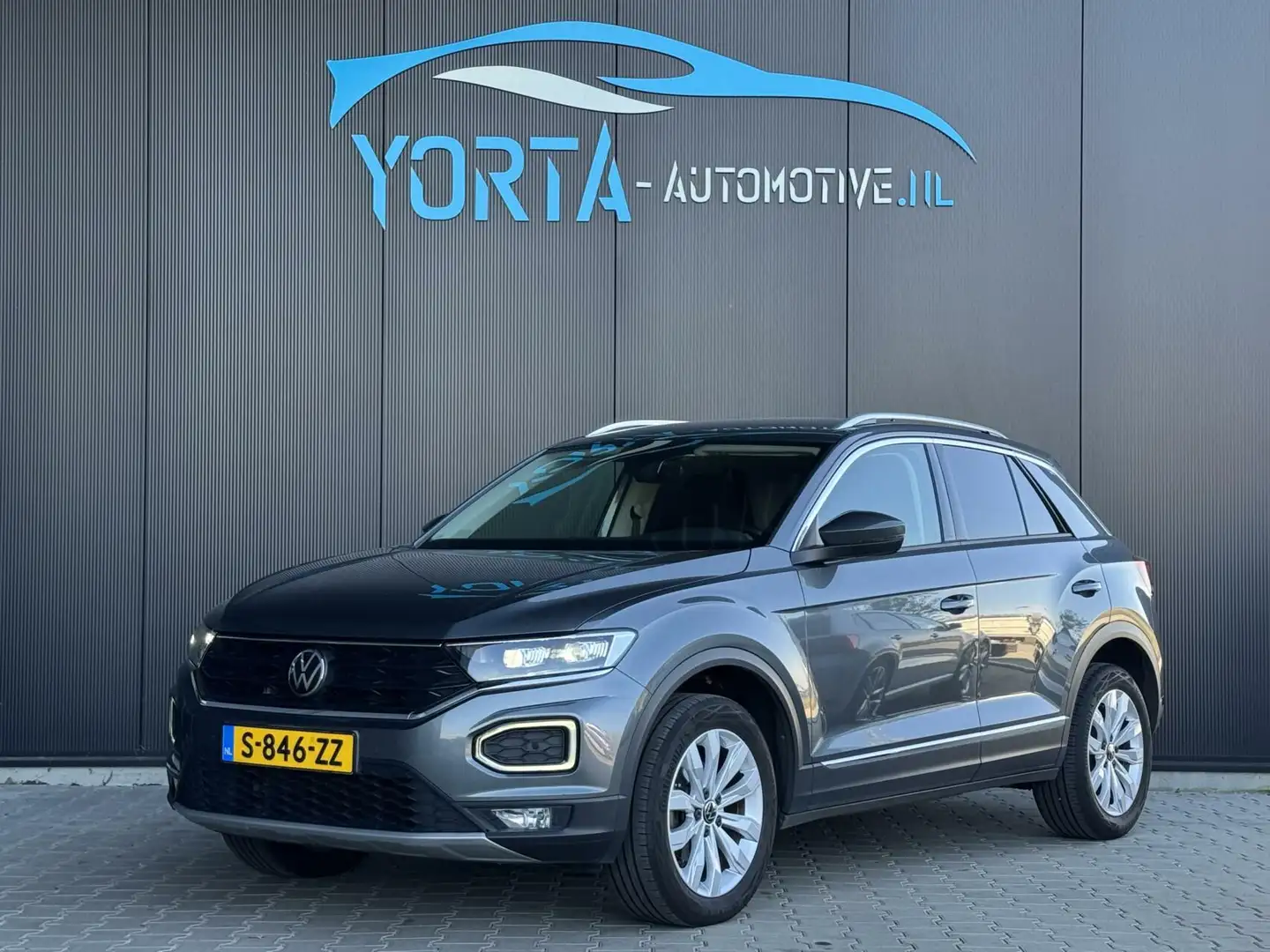 Volkswagen T-Roc 1.5 TSI Sport AFN. HAAK*CAMERA*LED*VIRTUAL*ACC Gris - 1