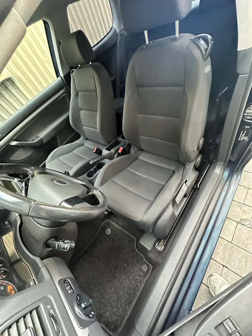 Volkswagen Golf Golf 5 / 1,6 Liter Benziner Blau - 2