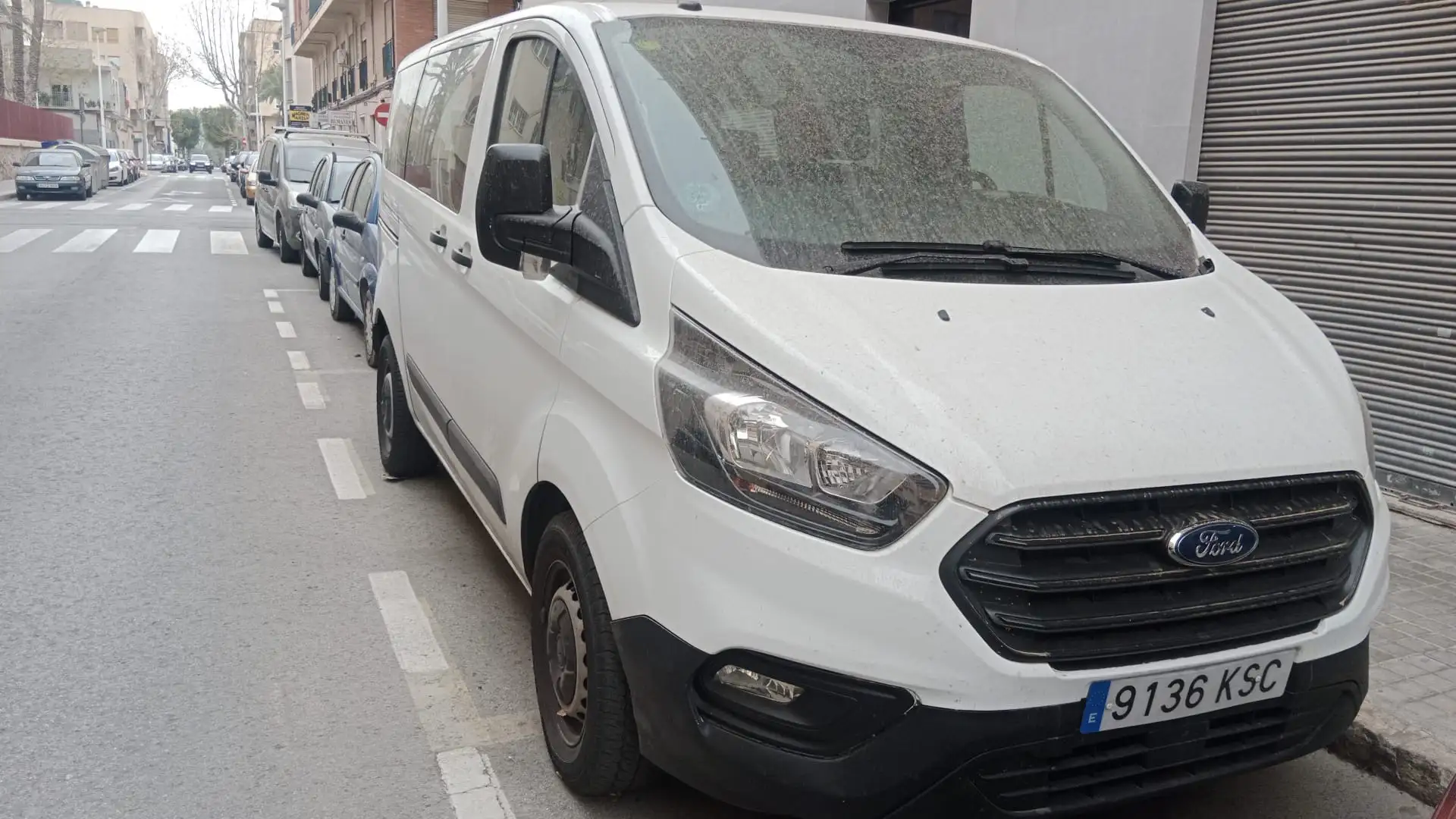 Ford Transit Custom Ford Transit Custom Kombi 310 L2, matriculada en 2018, con motor 2.0 TDCi de 105 CV. Blanco - 2