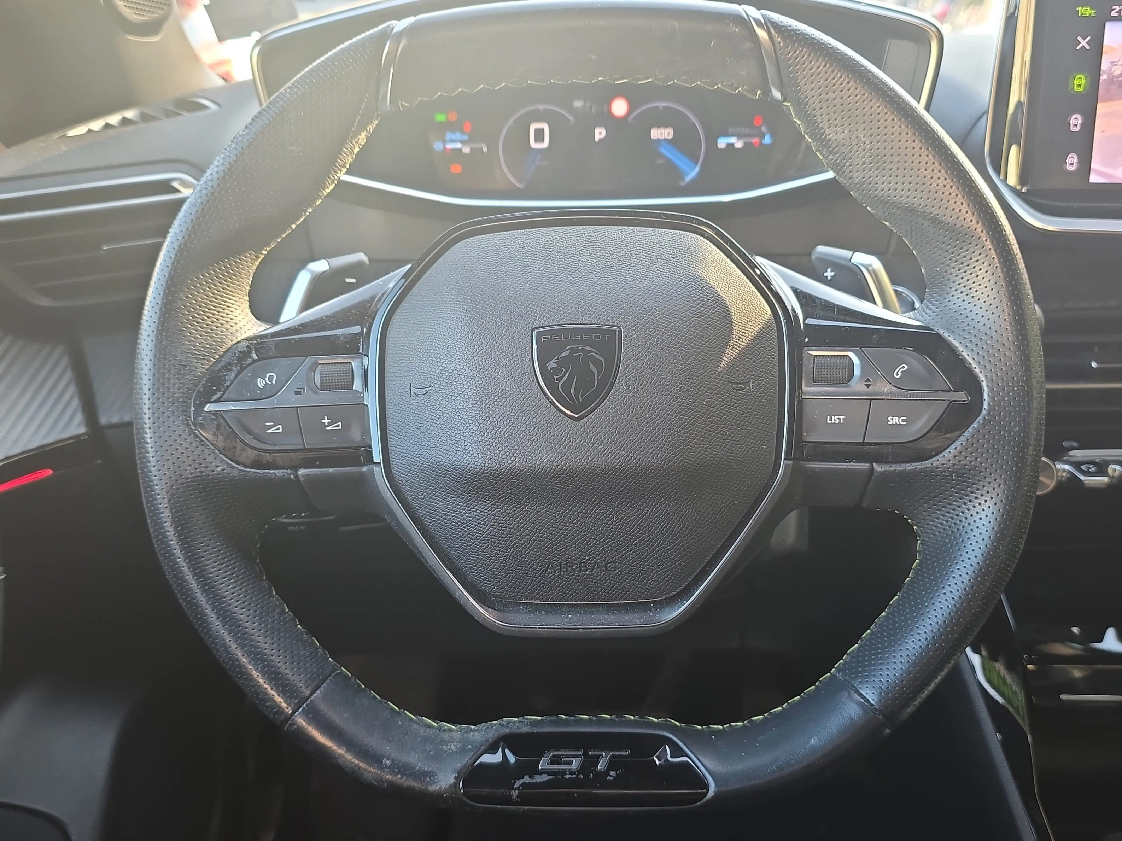 Peugeot 2008 1.2 PureTech 130 GT *Rückfahrkamera* — photo 7