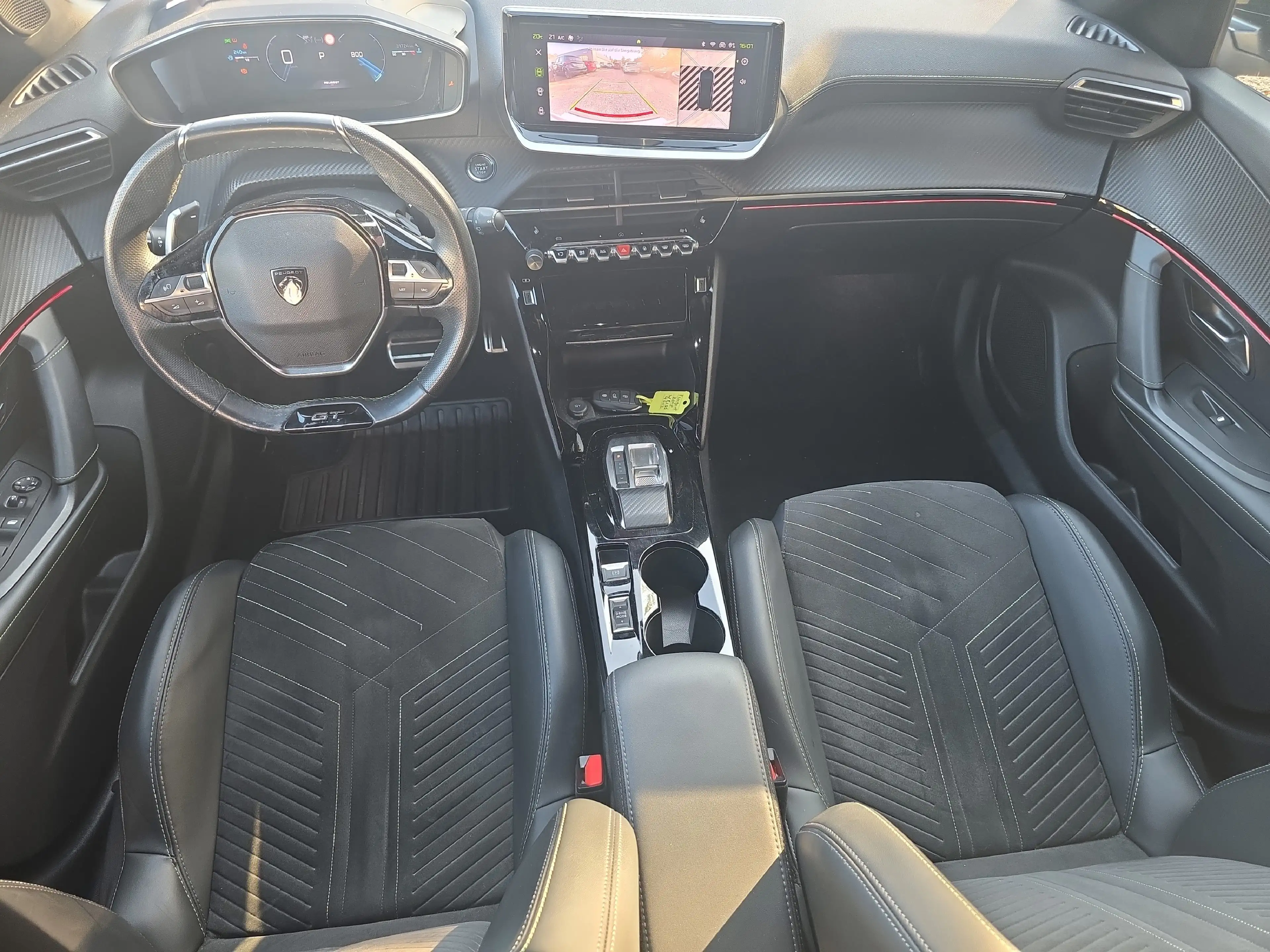 Peugeot 2008 1.2 PureTech 130 GT *Rückfahrkamera* — photo 8