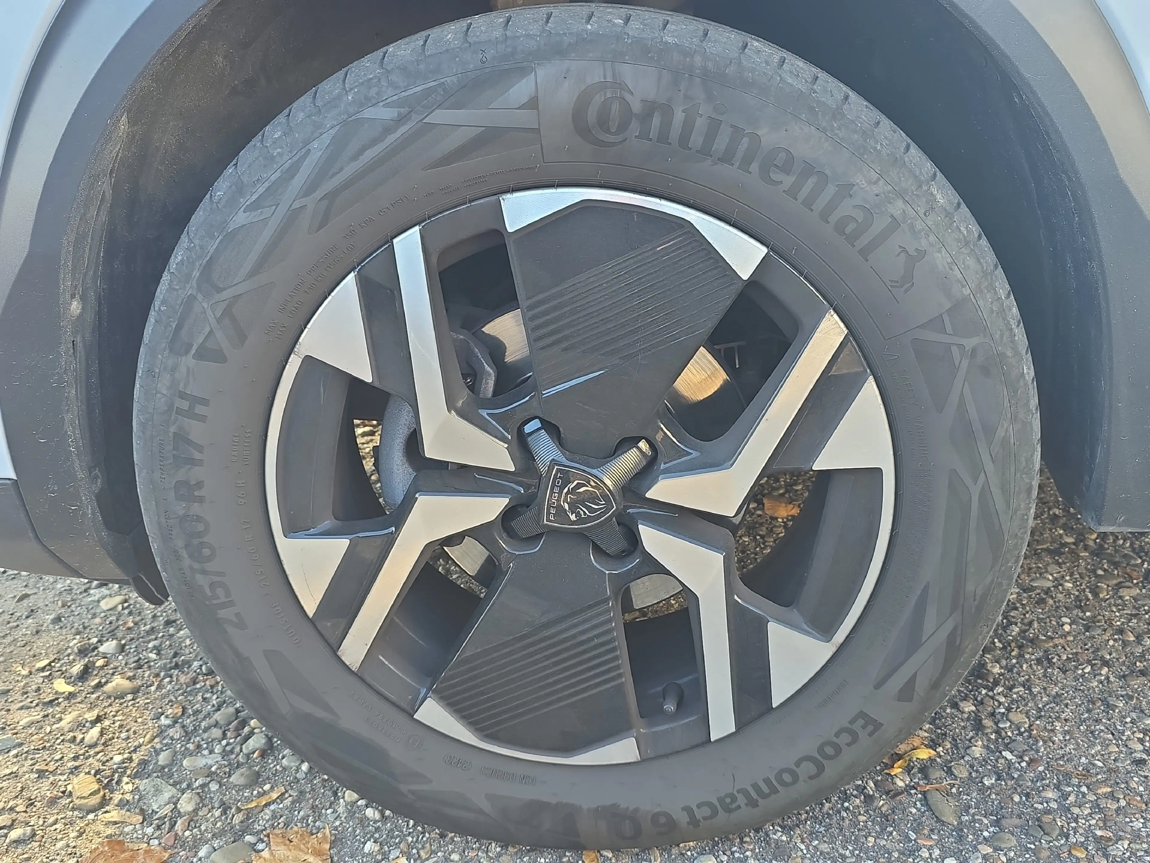 Peugeot 2008 1.2 PureTech 130 GT *Rückfahrkamera* — photo 15
