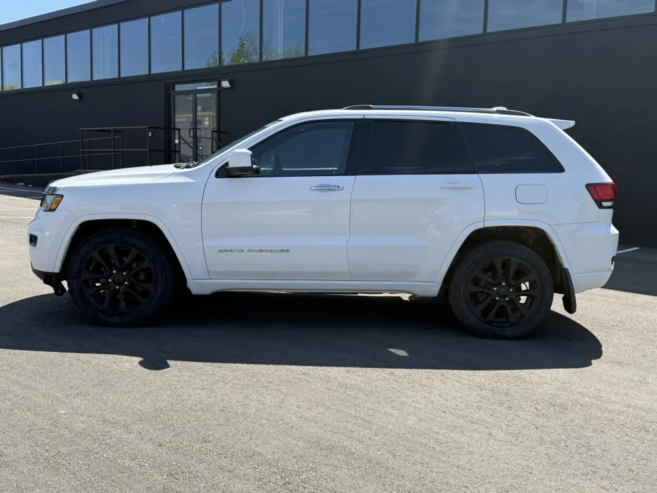 Jeep Grand Cherokee снимка Jeep Grand Cherokee