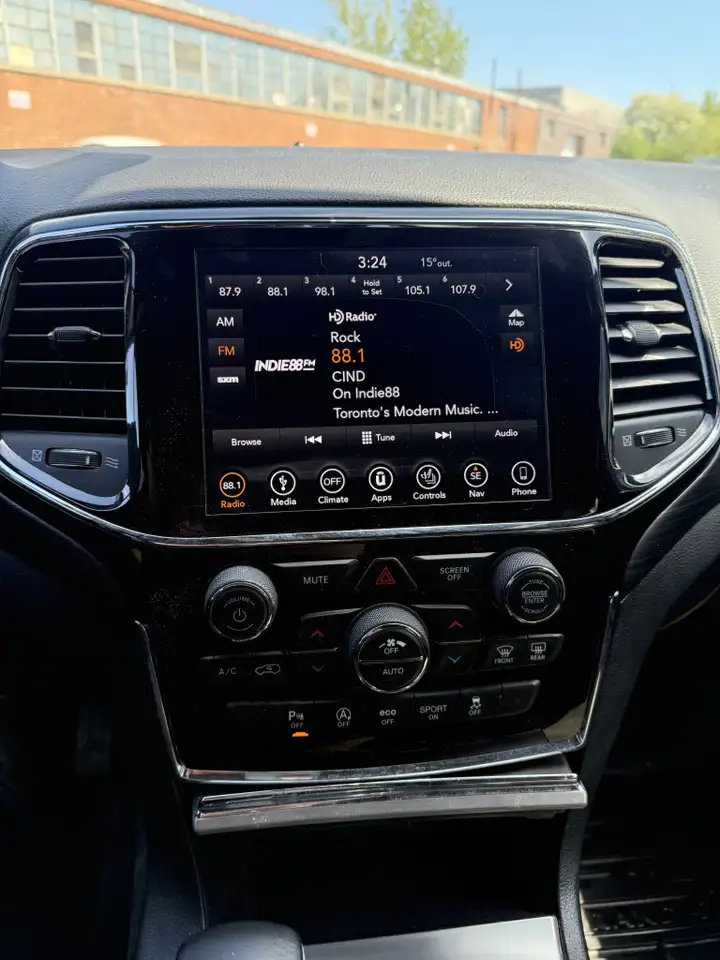 Jeep Grand Cherokee снимка Jeep Grand Cherokee