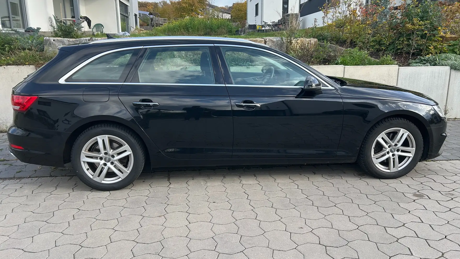 Audi A4 35 TDI design Schwarz - 2