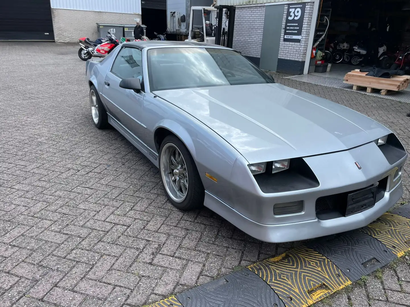 Chevrolet Camaro IROC Targa dak Zilver - 1