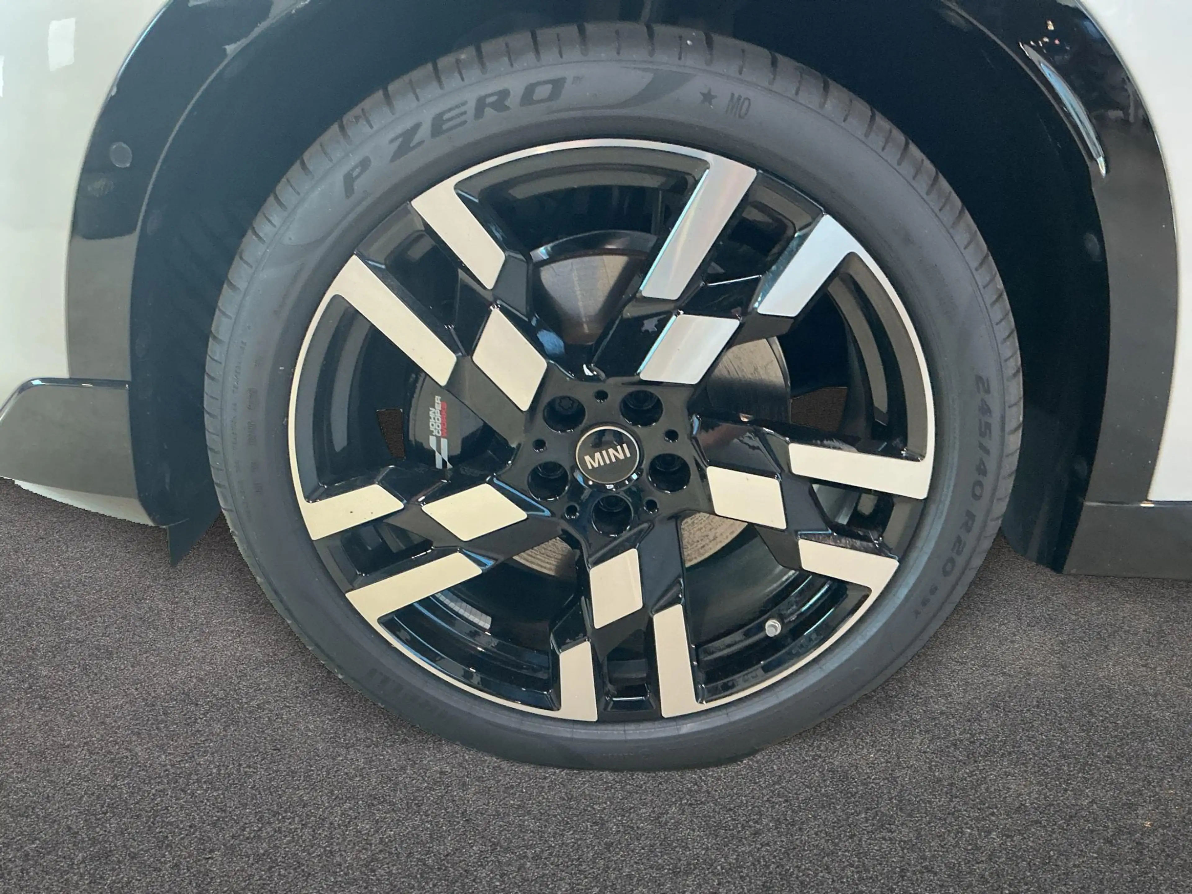 MINI Countryman S All4 John Cooper Works Trim — photo 10