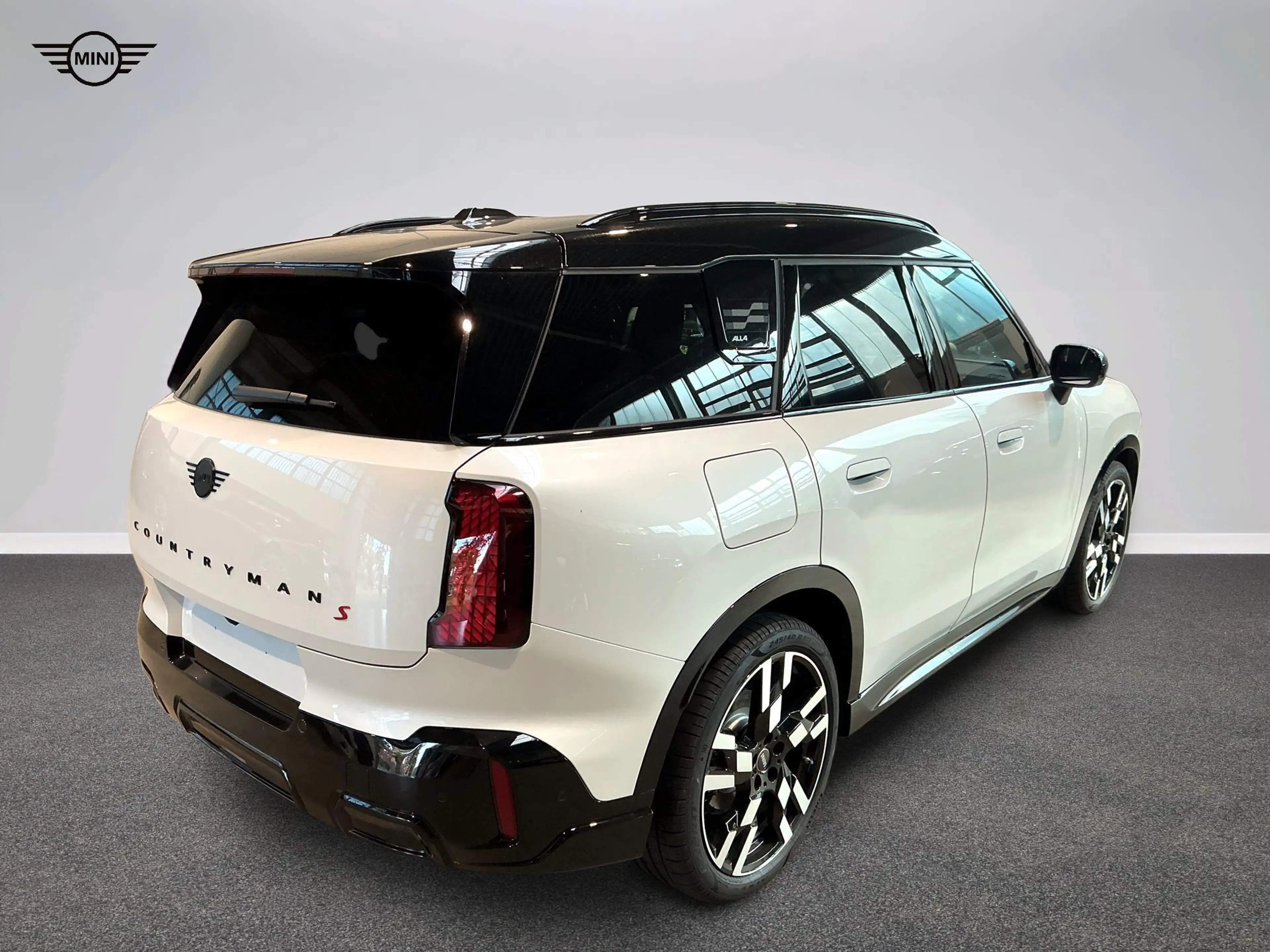 MINI Countryman S All4 John Cooper Works Trim — photo 4