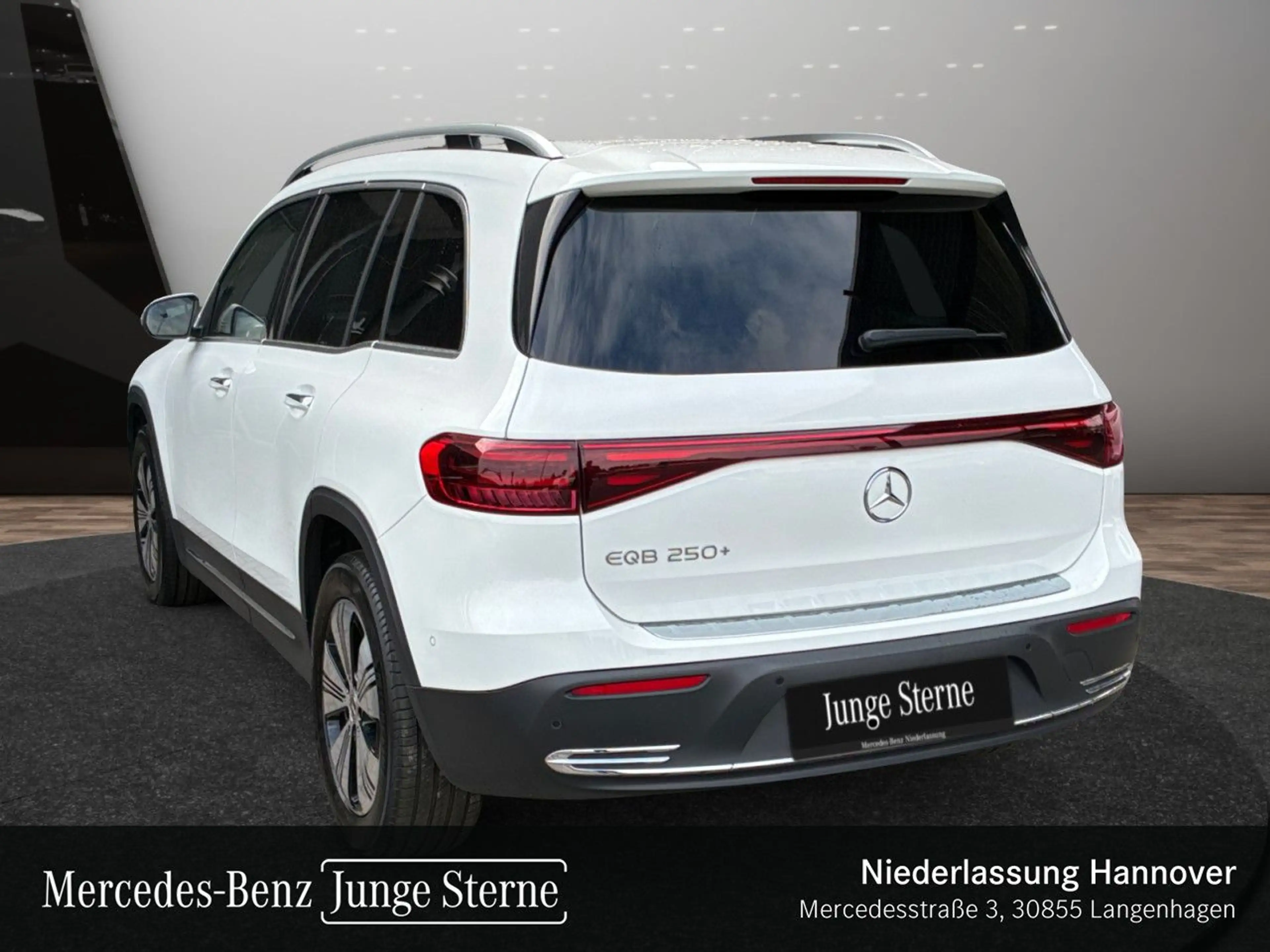 Mercedes-Benz EQB 250 PROG+PLUS-PAKET+AHK+PANO+KAMERA+KEYLESS — photo 10