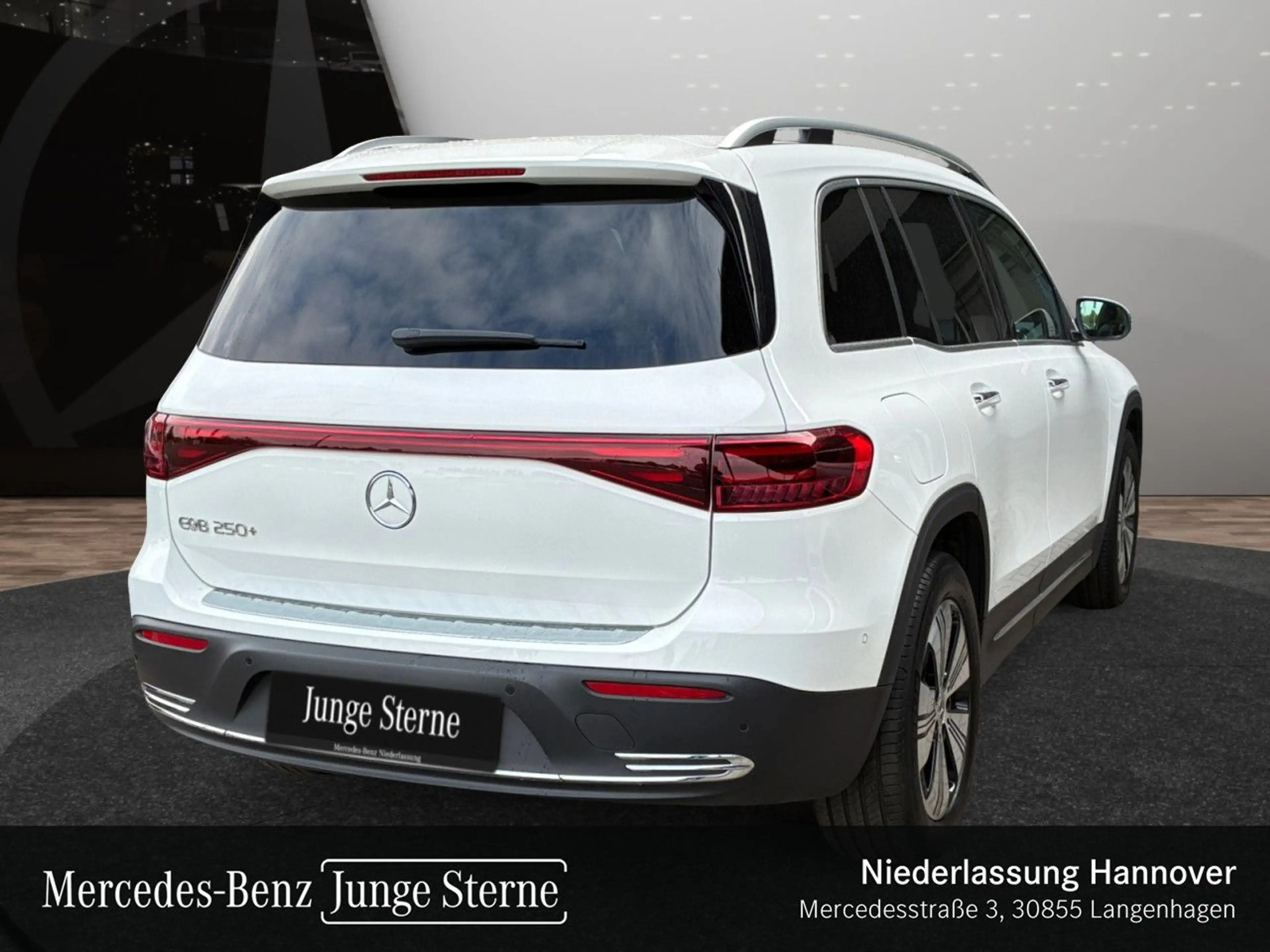 Mercedes-Benz EQB 250 PROG+PLUS-PAKET+AHK+PANO+KAMERA+KEYLESS — photo 8