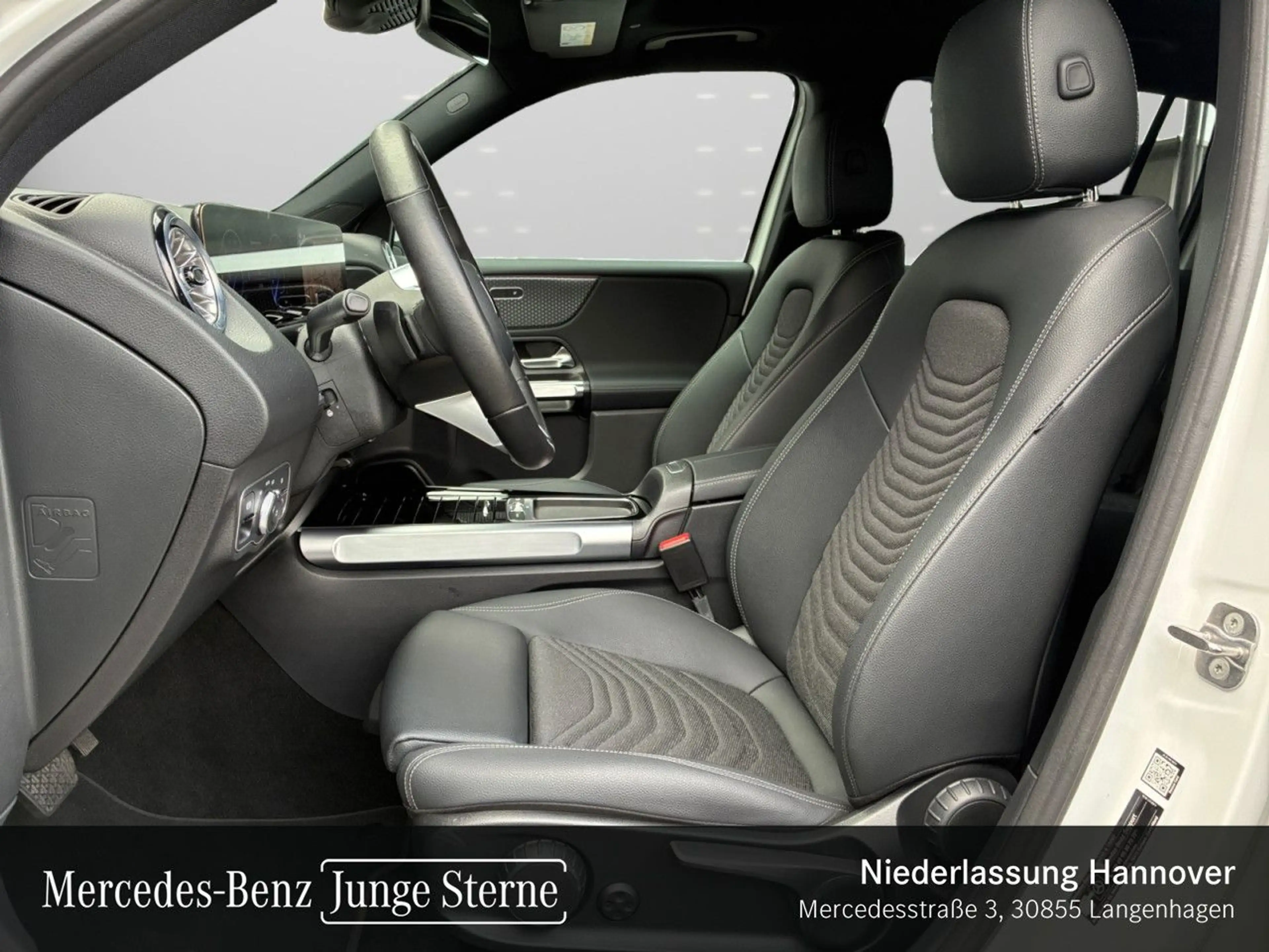 Mercedes-Benz EQB 250 PROG+PLUS-PAKET+AHK+PANO+KAMERA+KEYLESS — photo 11