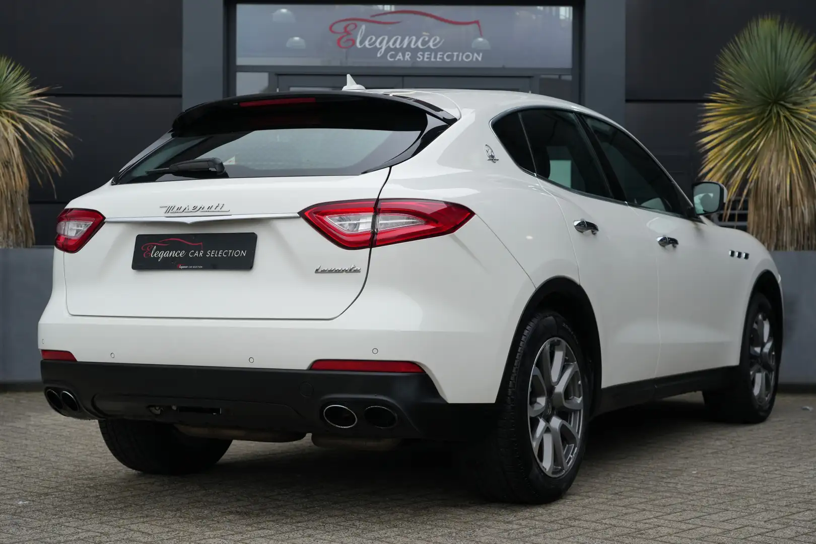 Maserati Levante 3.0 V6 S AWD GranLusso 430pk Stoelverwarming/Lucht Weiß - 2