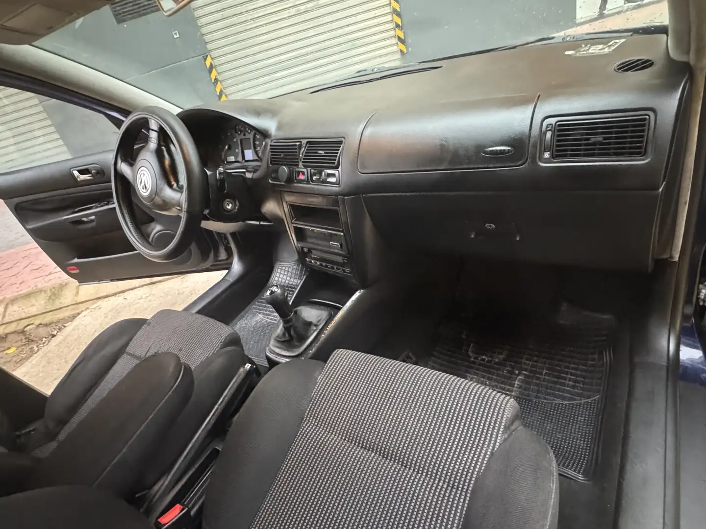 Volkswagen Golf 1.9TDI Highline 25 Aniversario 110 - 2