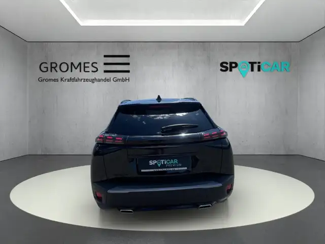 Peugeot 2008 view 4