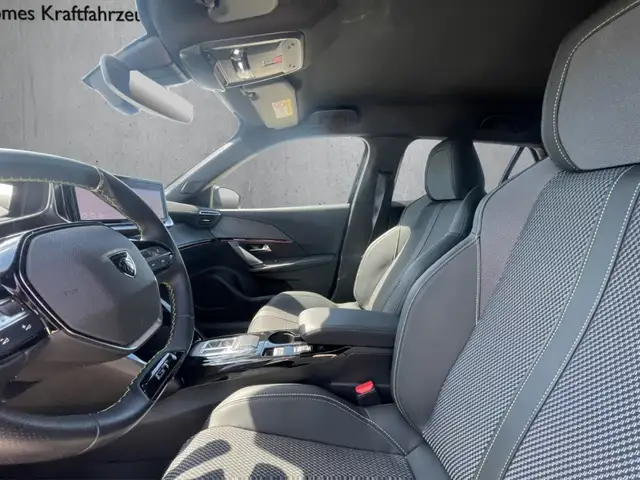 Peugeot 2008 view 9