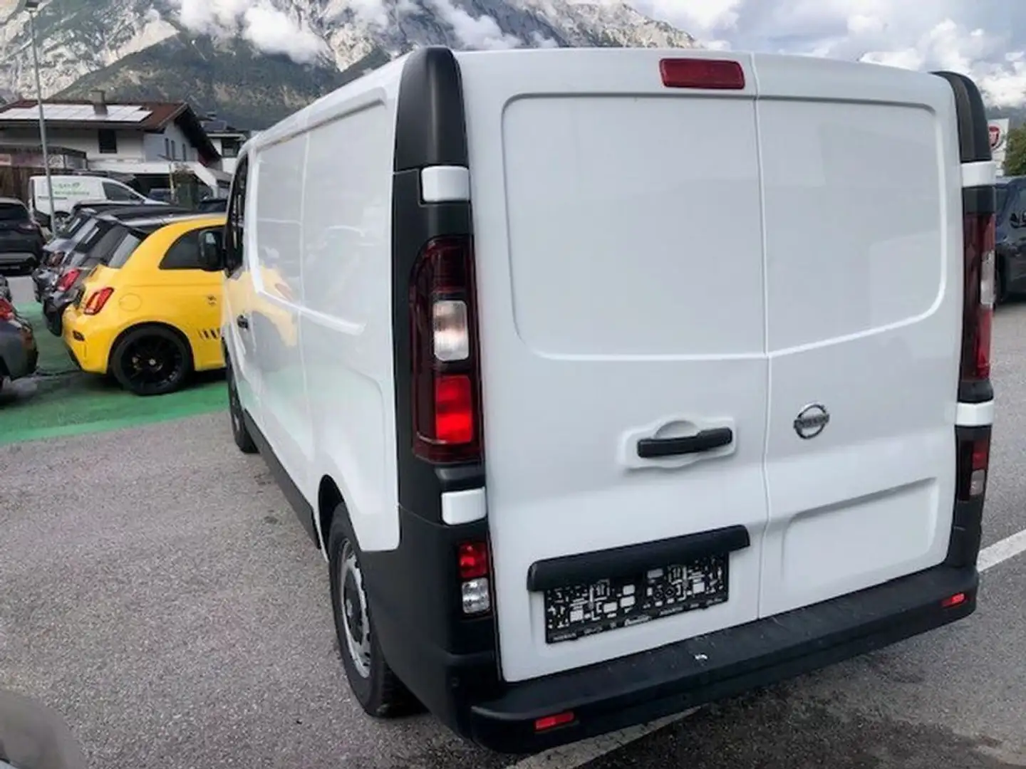 Nissan Primastar Kombi L1H1 3,0t dCi 110 Acenta Weiß - 2
