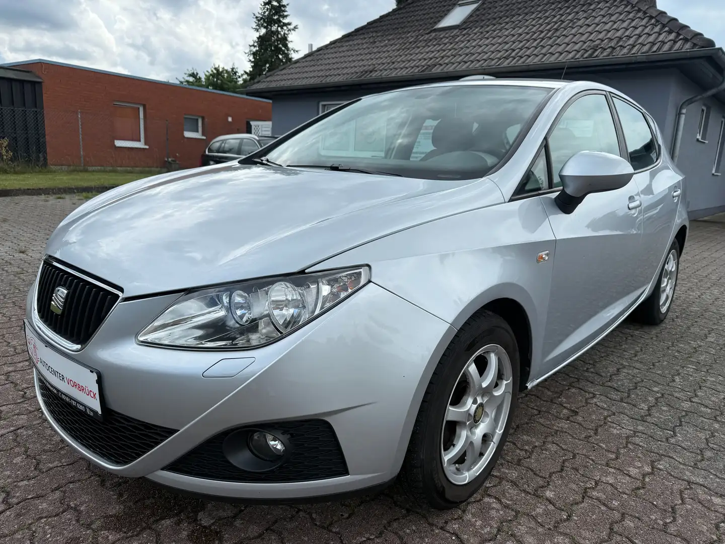 SEAT Ibiza Stylance/Style 1.6*TEMPOMAT*SITZHEIZUNG*PDC*KLIMA* Grau - 1