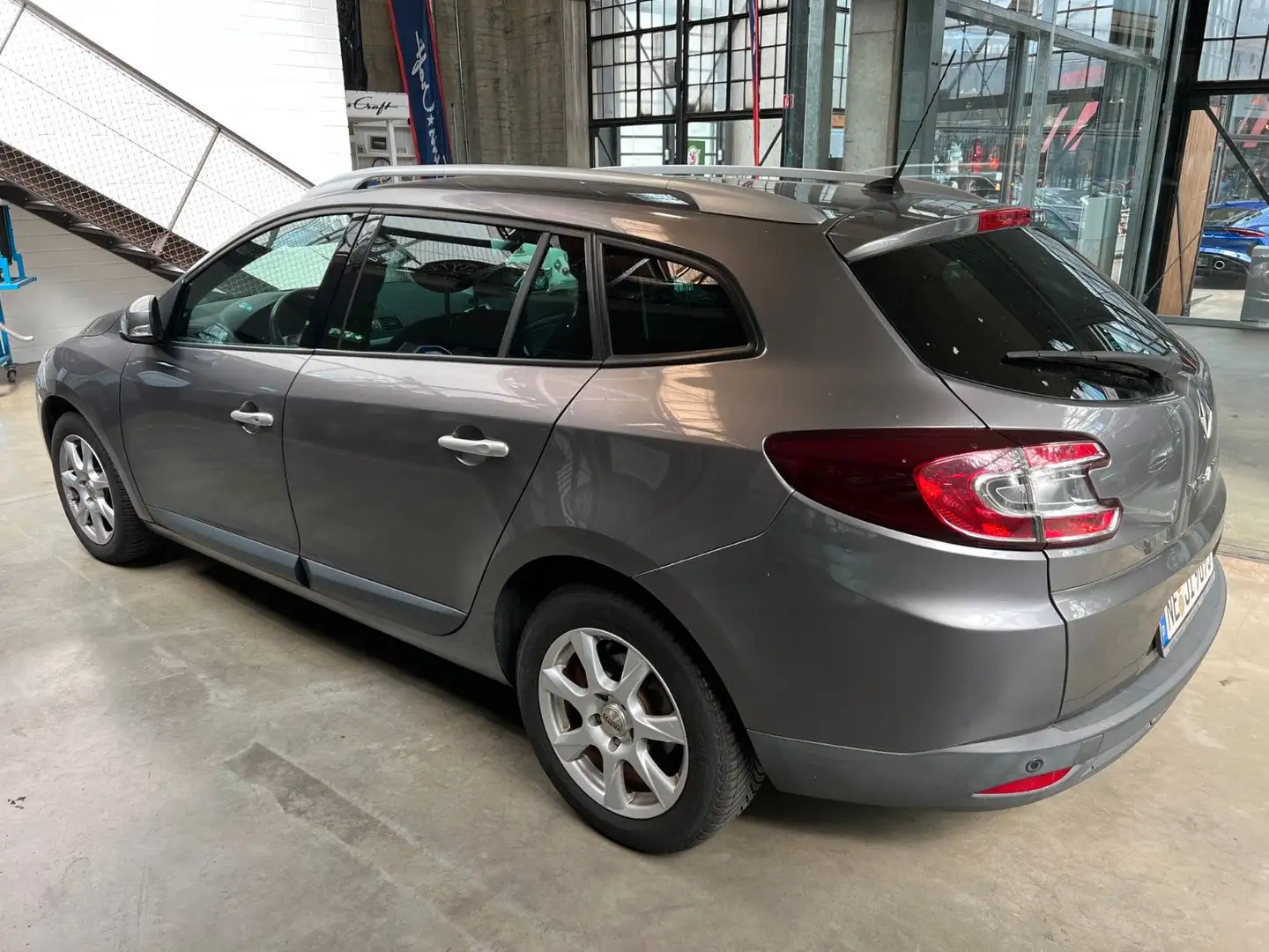 Renault Megane Grandtour Dynamique TCE 130 1.Hand. Scheckheft Grau - 2