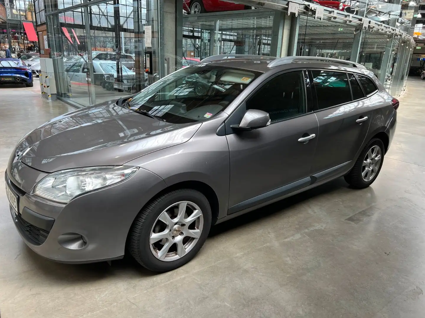 Renault Megane Grandtour Dynamique TCE 130 1.Hand. Scheckheft Grau - 1