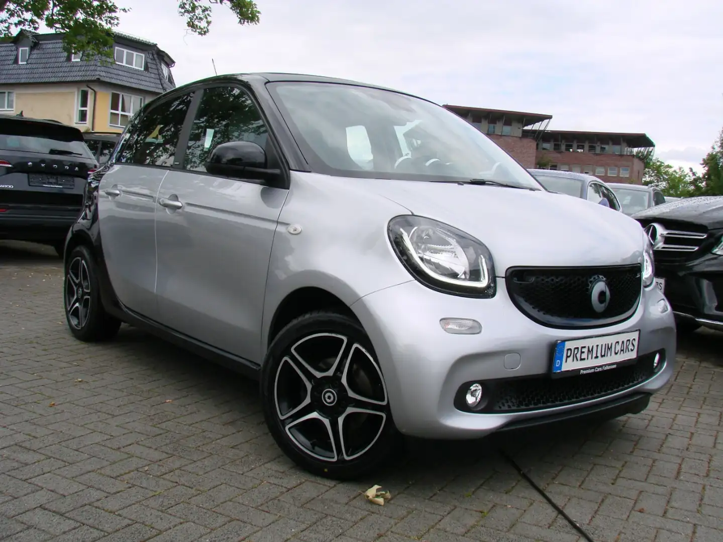 smart forFour Passion Faltdach Kamera JBL PDC Silber - 1