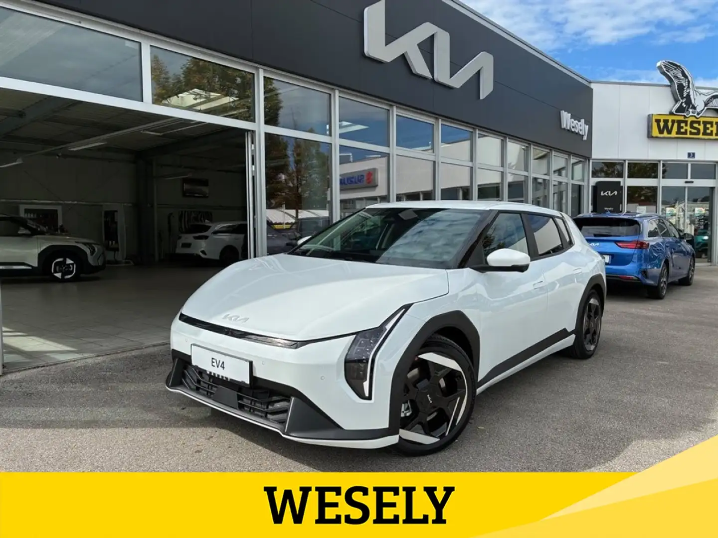 Kia EV4 HB EARTH PLUS 81,4 KWH Weiß - 1