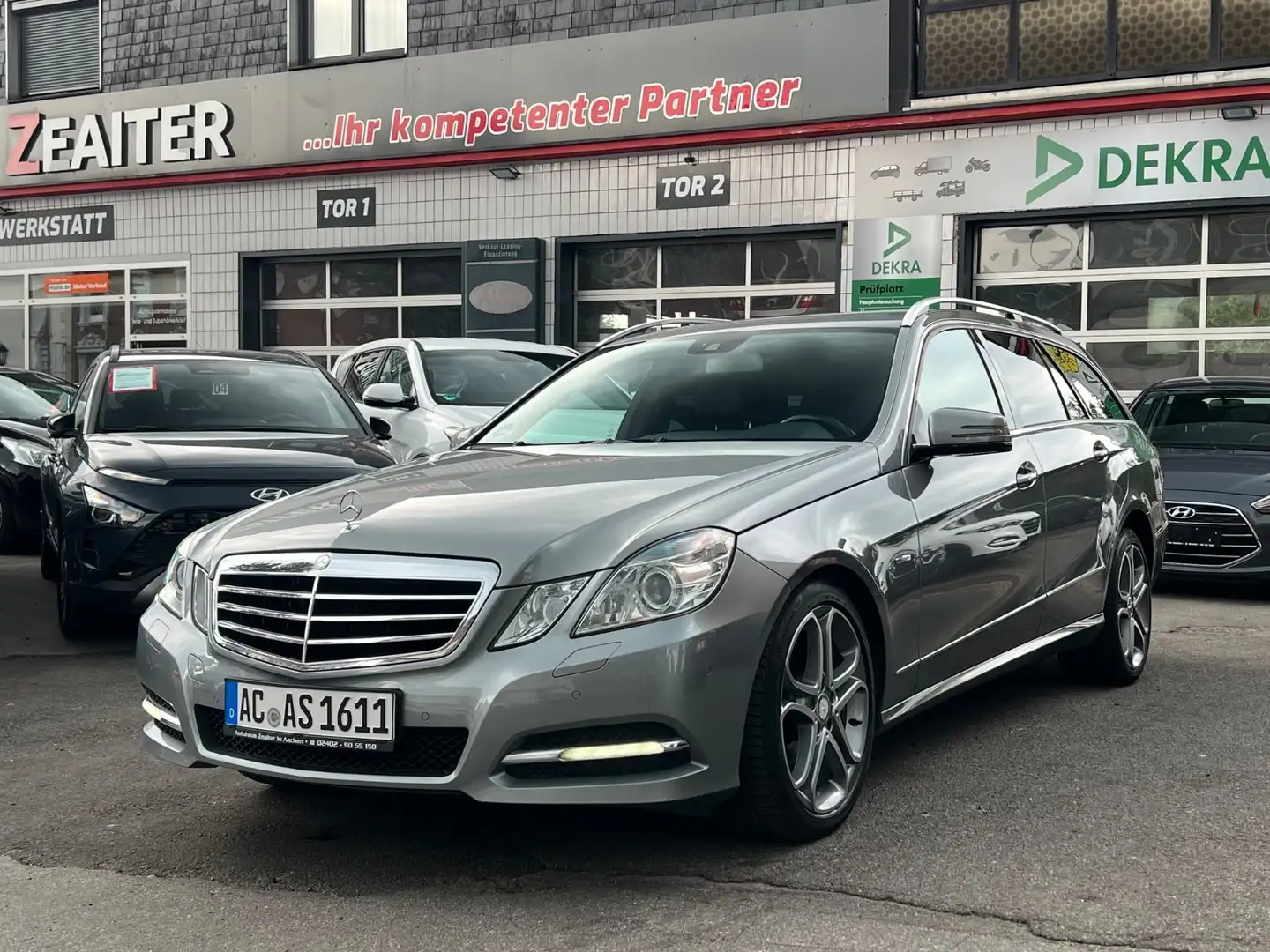 Mercedes-Benz E 220 E -Klasse T-Modell Zilver - 2