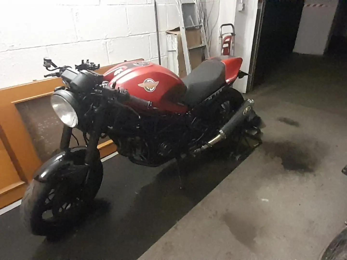 Ducati Monster 750 caferace Rouge - 1