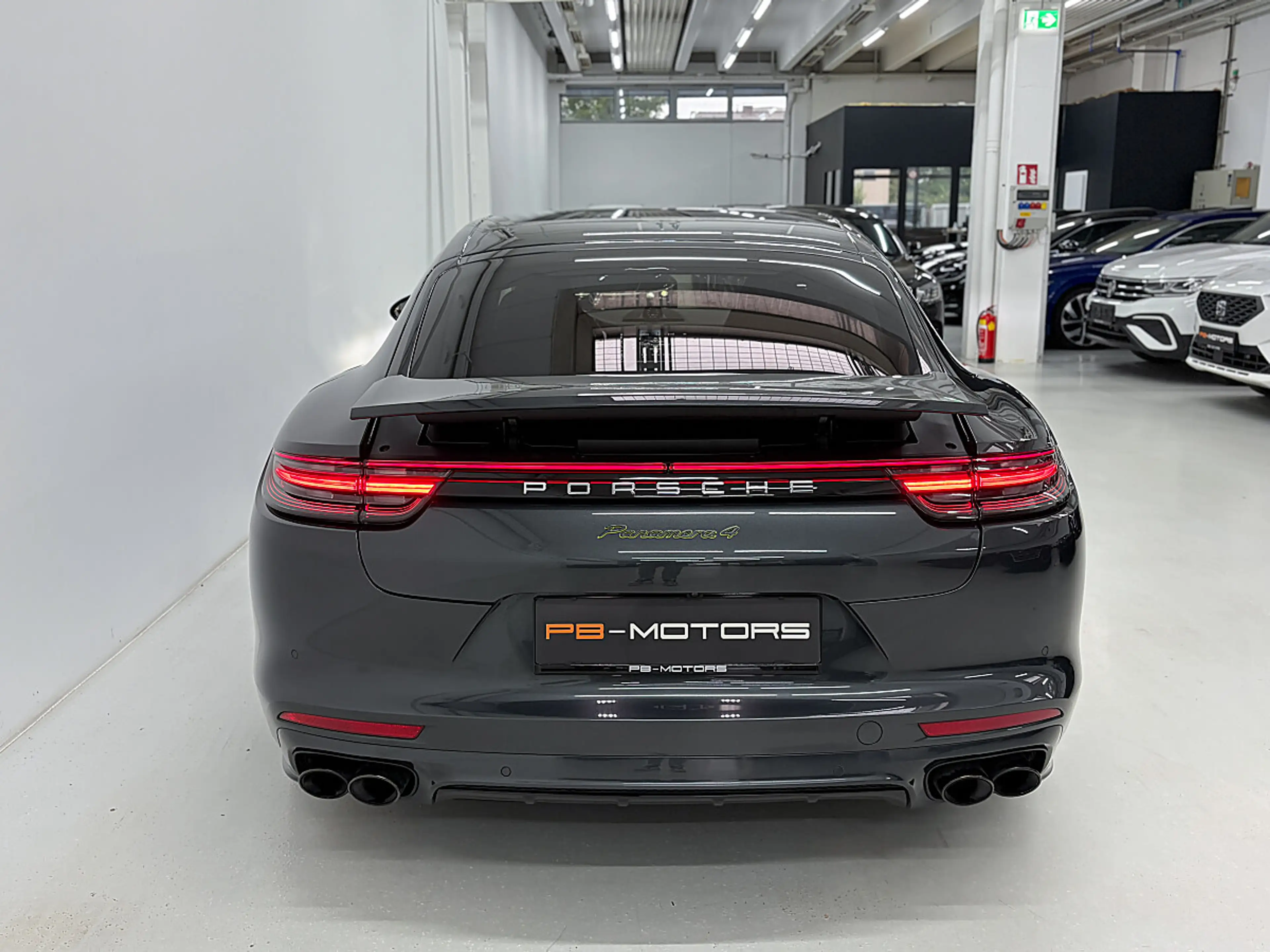 Porsche Panamera 4 E-Hybrid Sportdesign Sportabgas 21" Matrix Ca... — photo 8