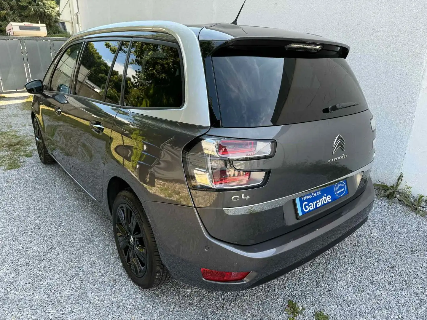 Citroen Grand C4 Picasso 1.6 THP*7 Sitzer*Xenon*Panorama Grau - 2