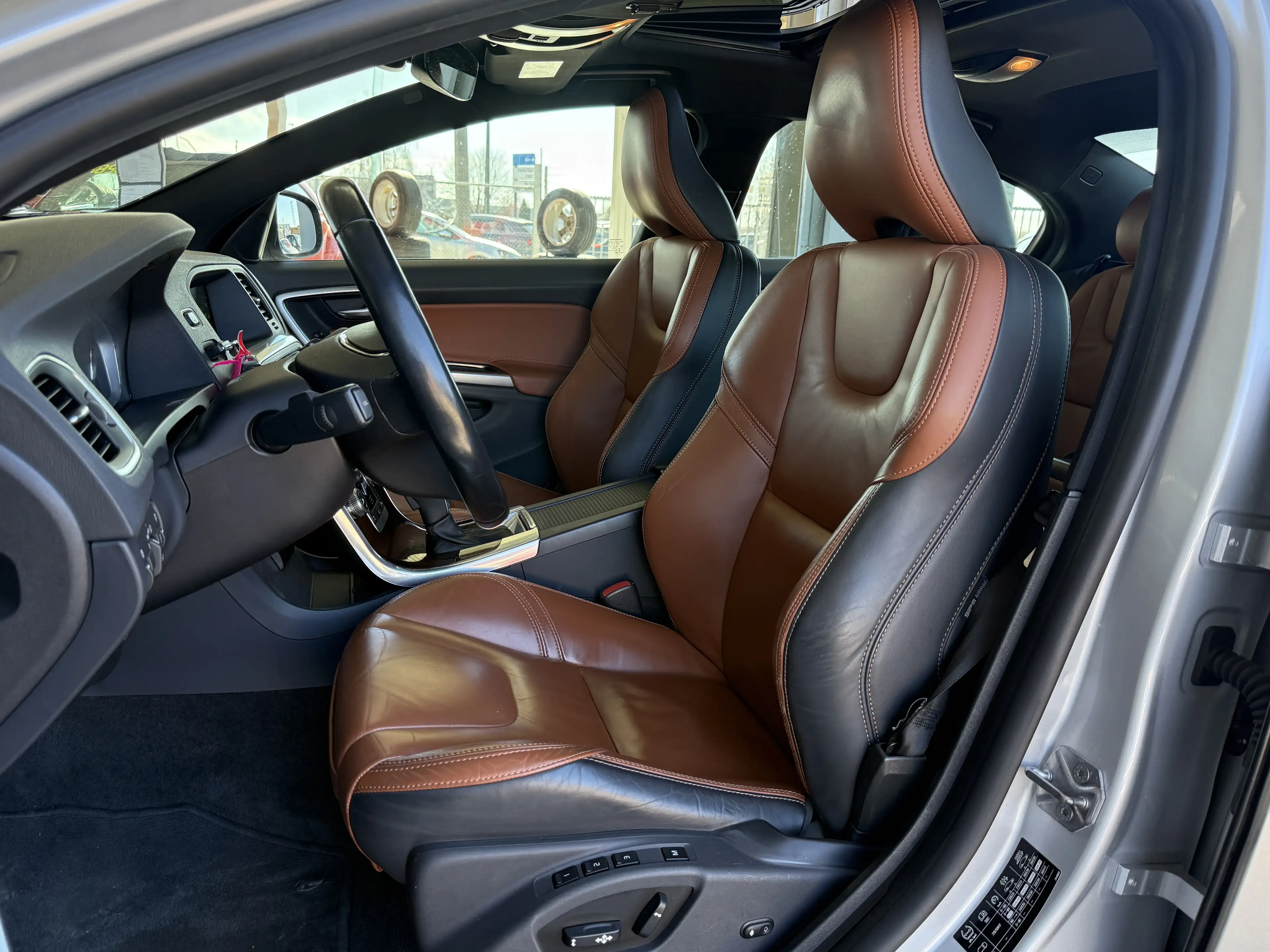 Volvo S60 S60 1.6 D2_FULLOPT_CUIR_BAUTO_T_OUVRANT — photo 11