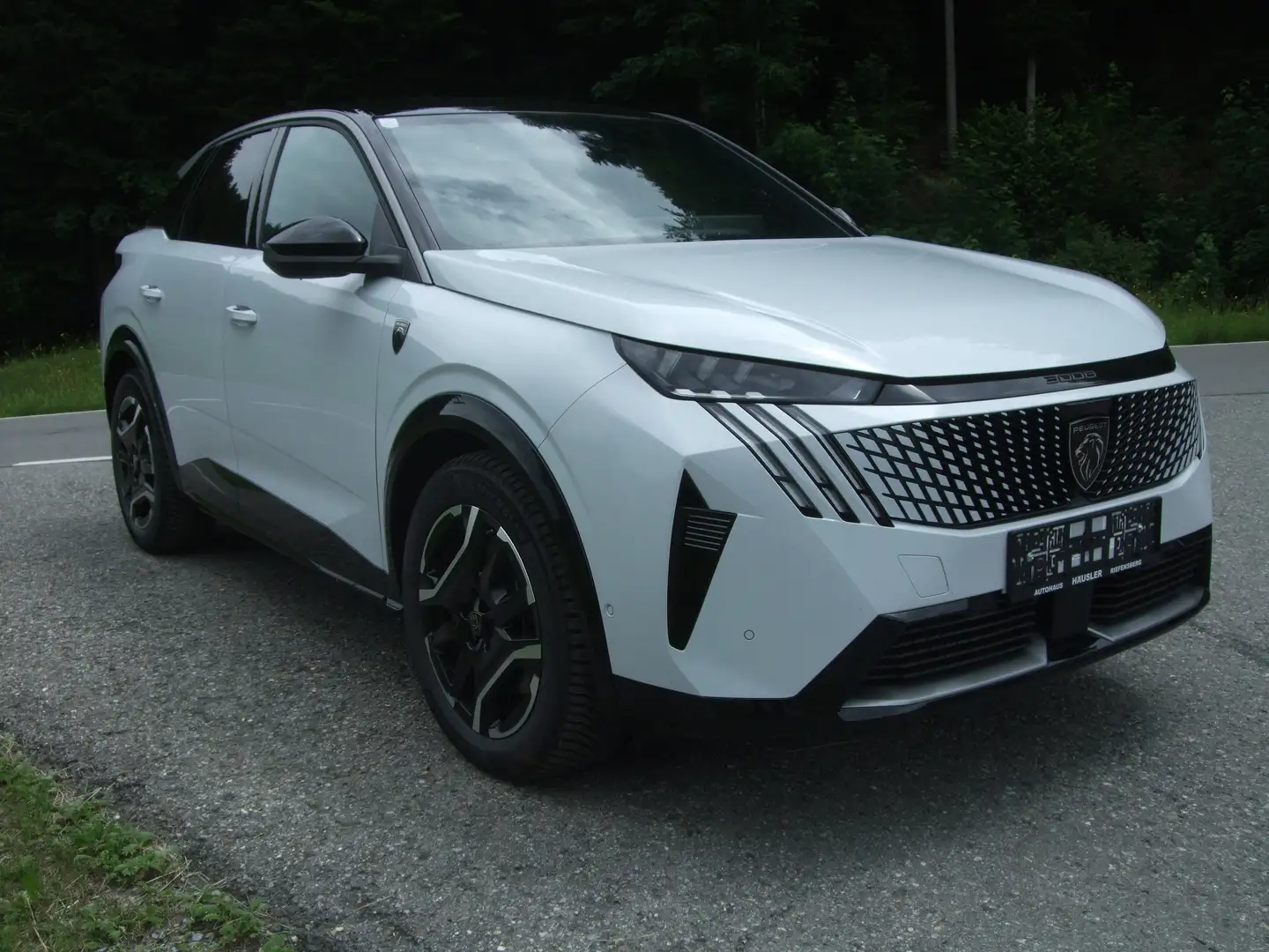 Peugeot 3008 GT Elektromotor 230 Long Range Weiß - 1
