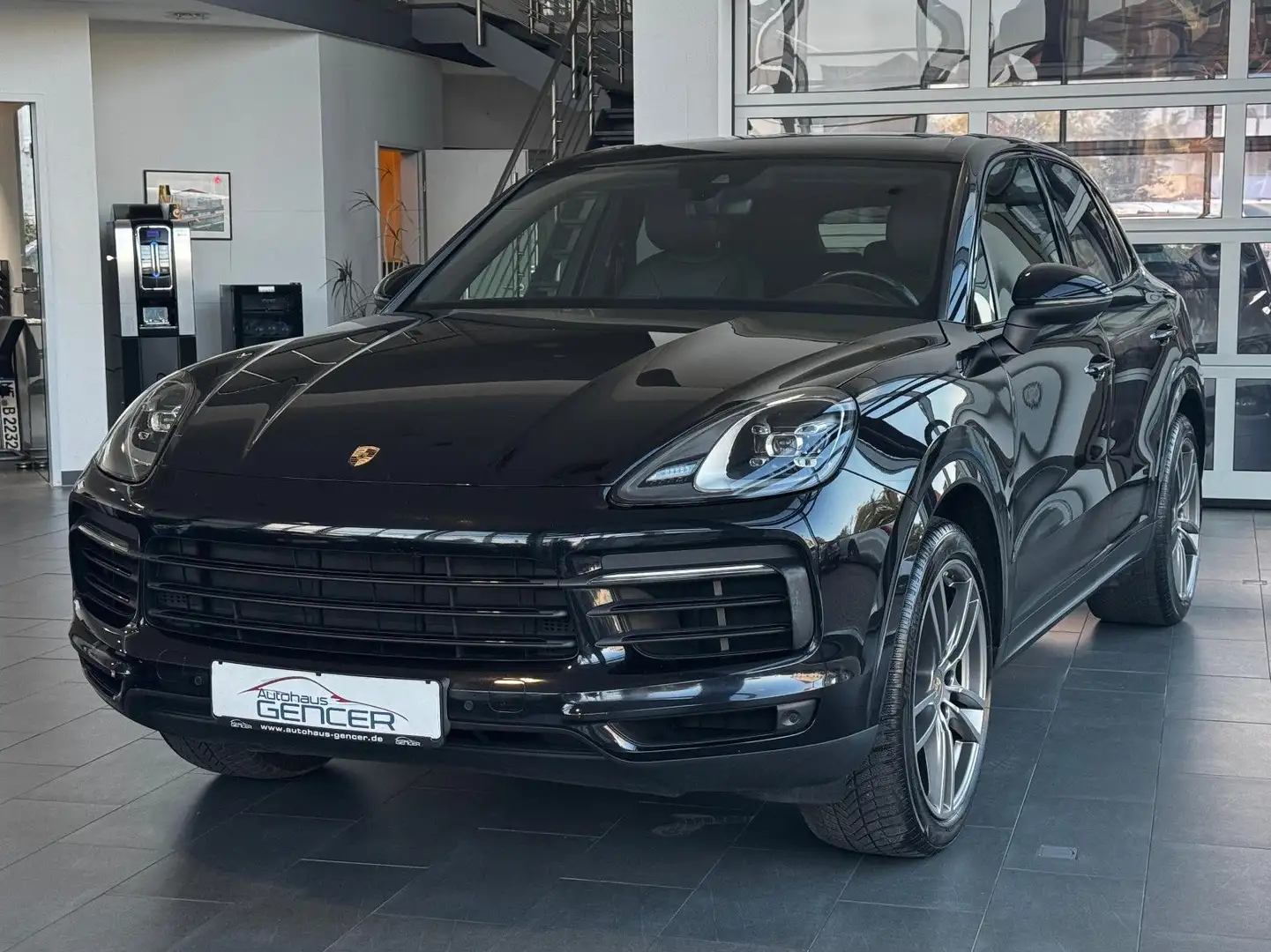 Porsche Cayenne 3.0 V6 "LED/Pano/R-Kamera/Klima/PDC" Schwarz - 1