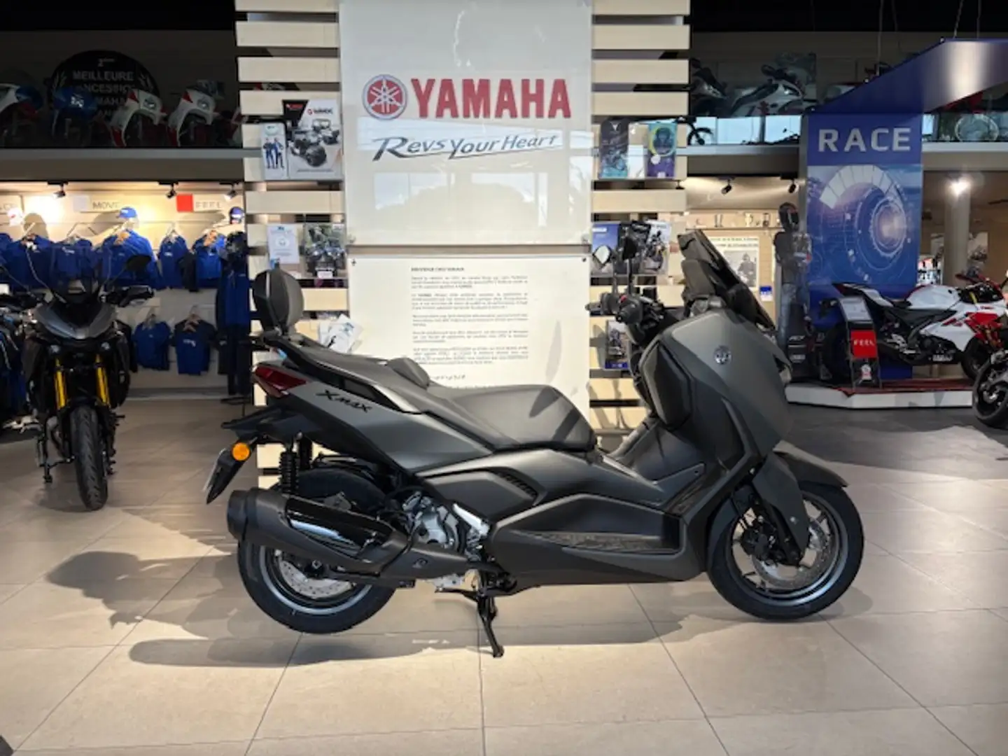 Yamaha X-Max 300 - 1