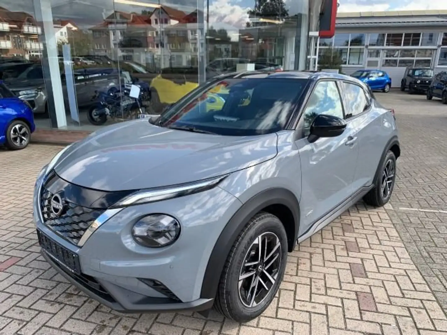 Nissan Juke Hybrid N-Connecta Technikpaket Winterpaket Gris - 1