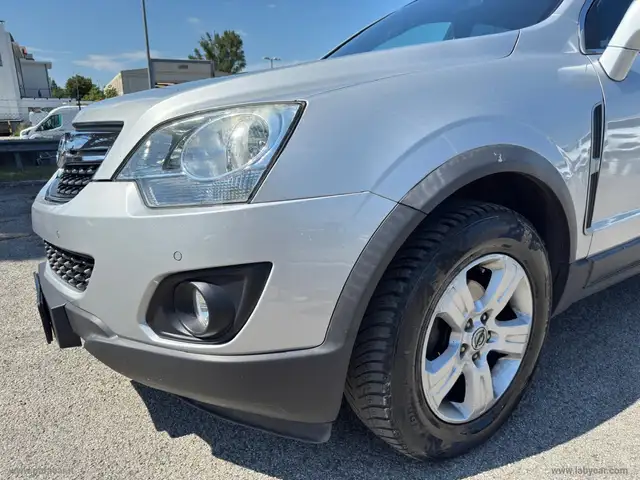 Opel Antara view 4