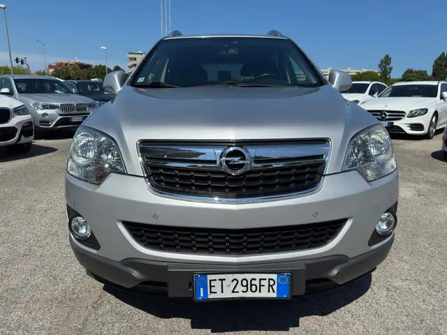 Opel Antara view 2
