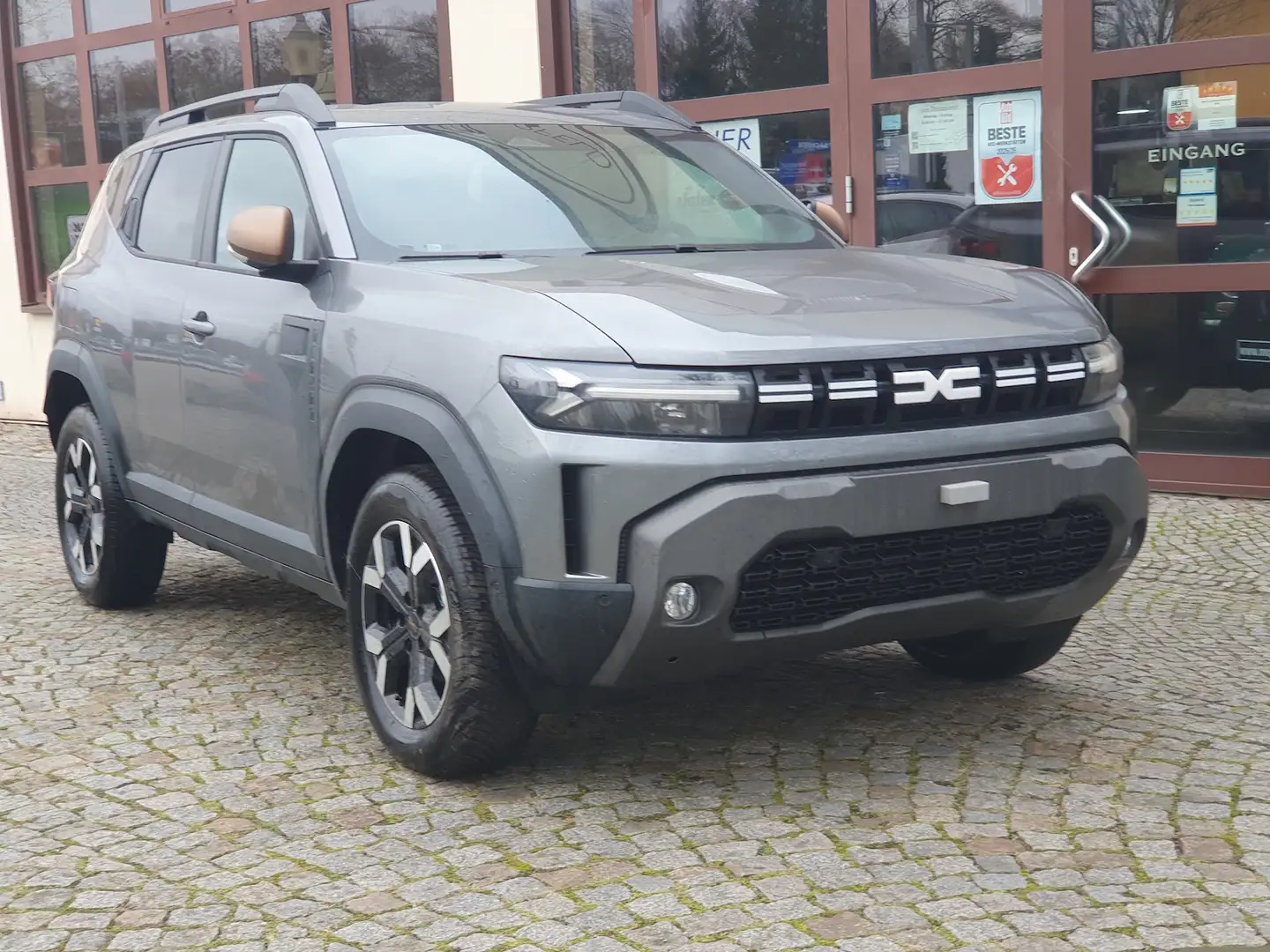 Dacia Duster ExtremeTCE130 4x4 Techno+Winter+City Paket, Gris - 2