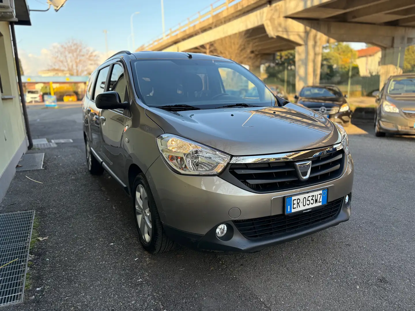 Dacia Lodgy Lodgy 1.5 dci Laureate 110cv Bronze - 2