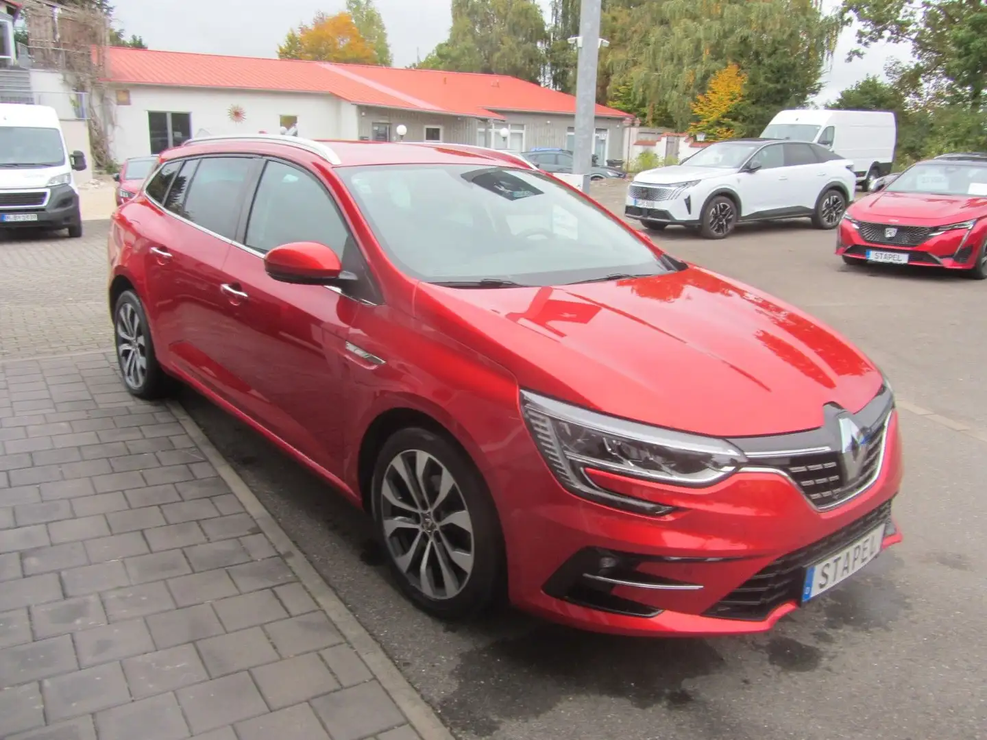 Renault Megane IV Grandtour Intens Rot - 2
