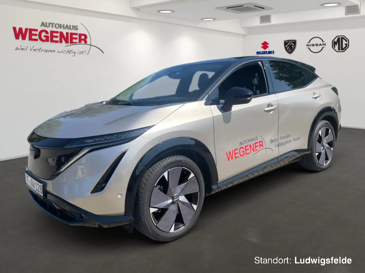 Nissan Ariya ARIYA Evolve Pack 87 kWH AWD 20"LM PANO HUD NAPP Silber - 1