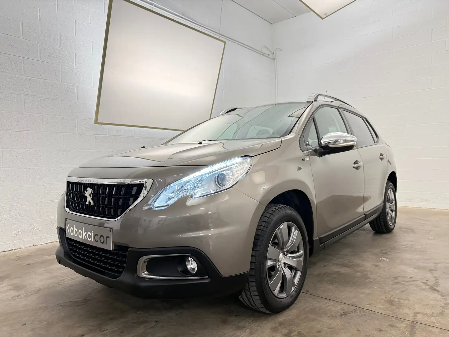 Peugeot 2008 2008 1.2i Style / Navi / Radar / Etat Showroom Beige - 1