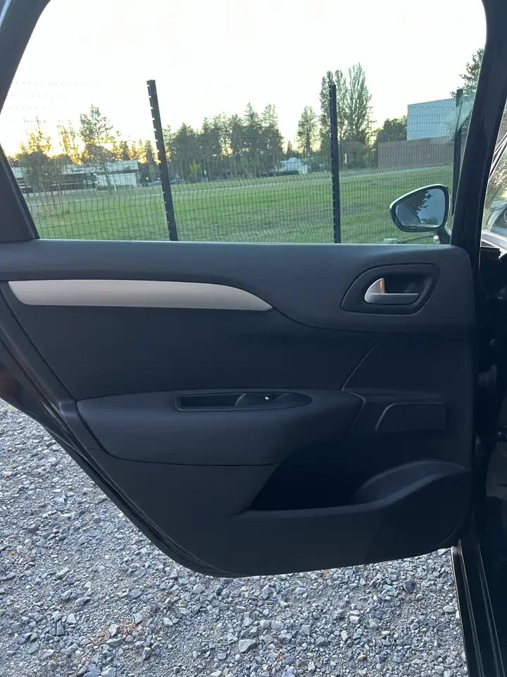 Citroen C4 Berline — photo 6