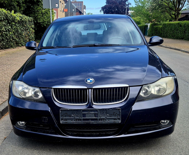 BMW 318 318 i — photo 2