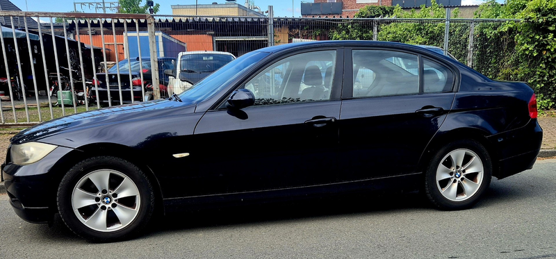 BMW 318 318 i — photo 3