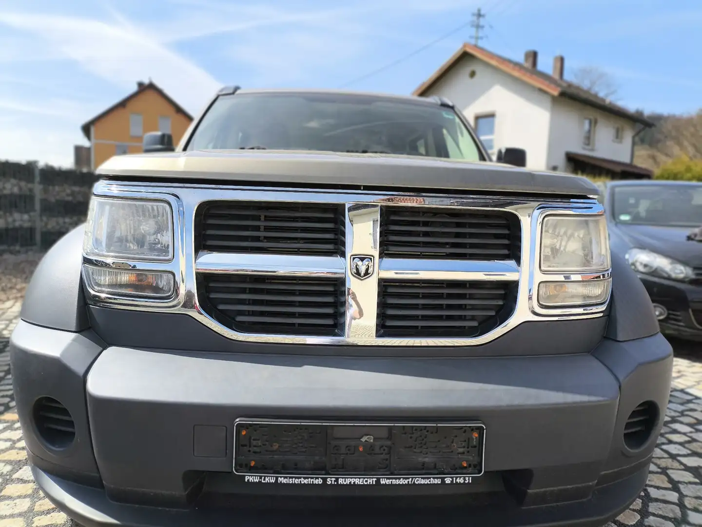 Dodge Nitro 3,7l V6 205PS AUTOMATIK BENZIN/GAS ALLRAD Beige - 1