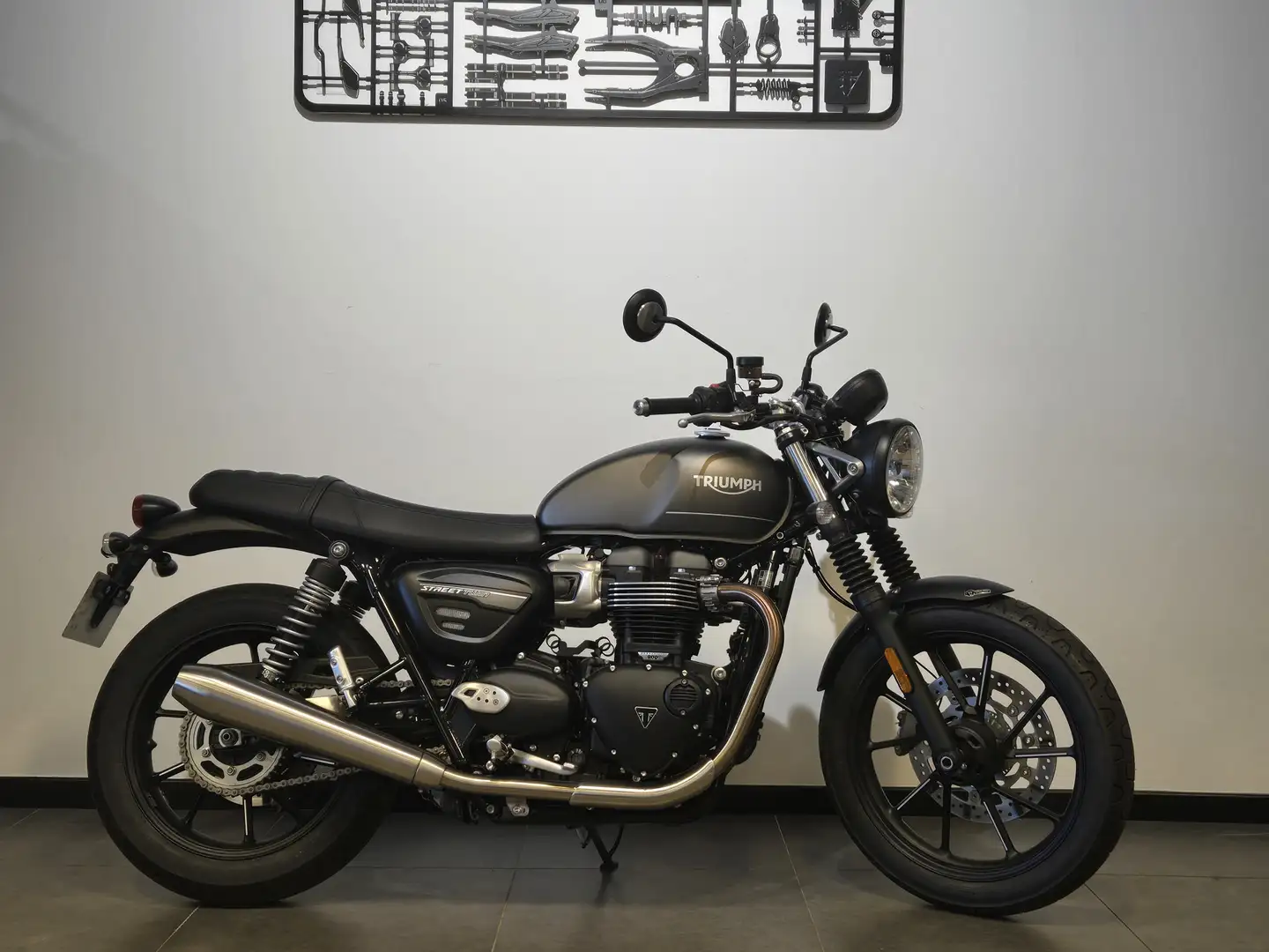 Triumph Street Twin Šedá - 1