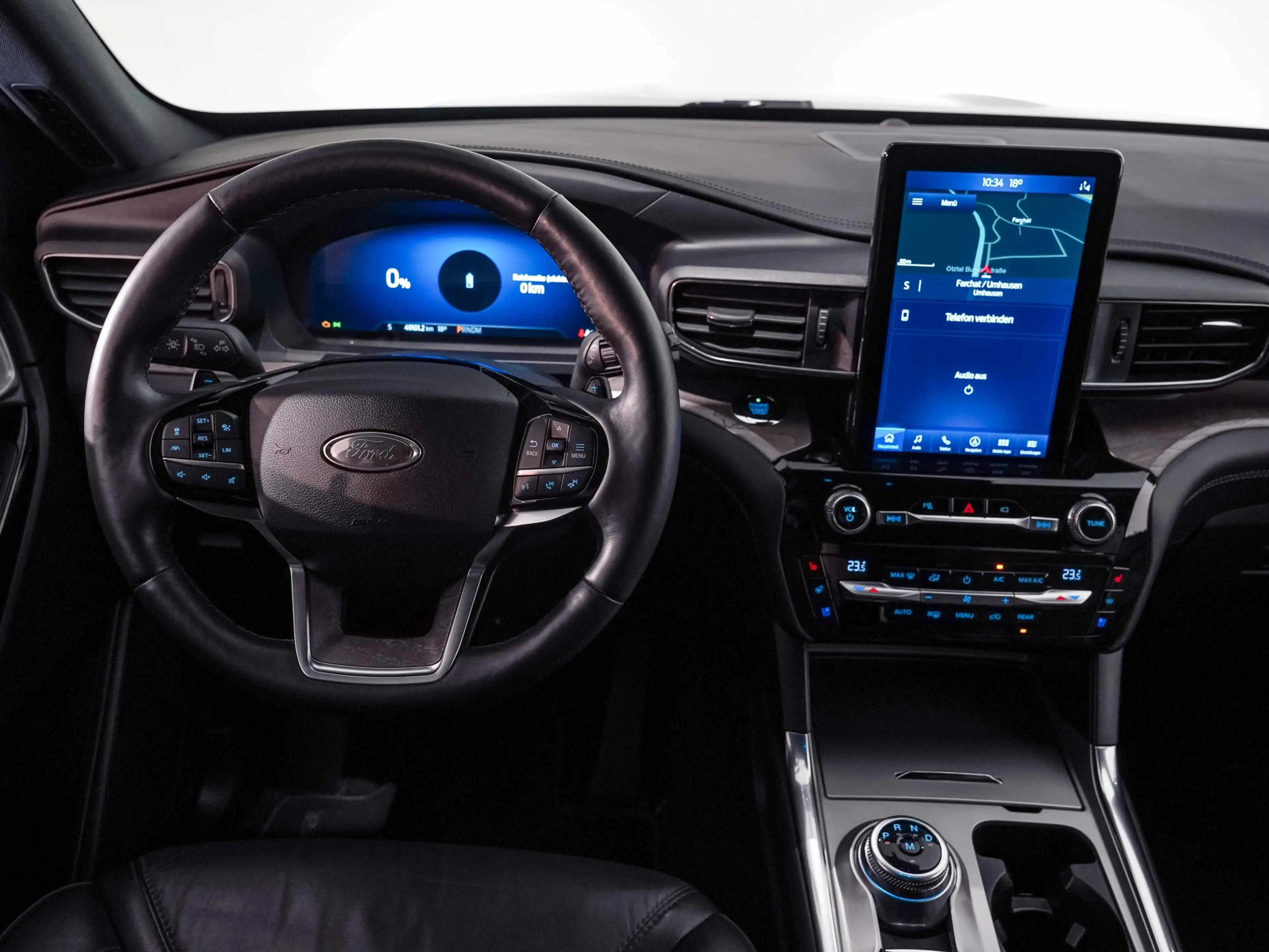 Ford Explorer Platinium — photo 14