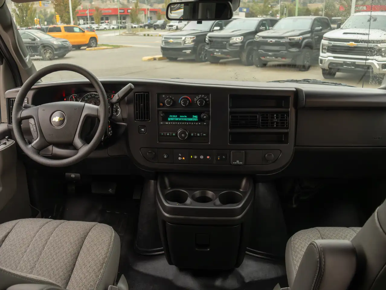 Chevrolet Express 3500 снимка Chevrolet Express 3500