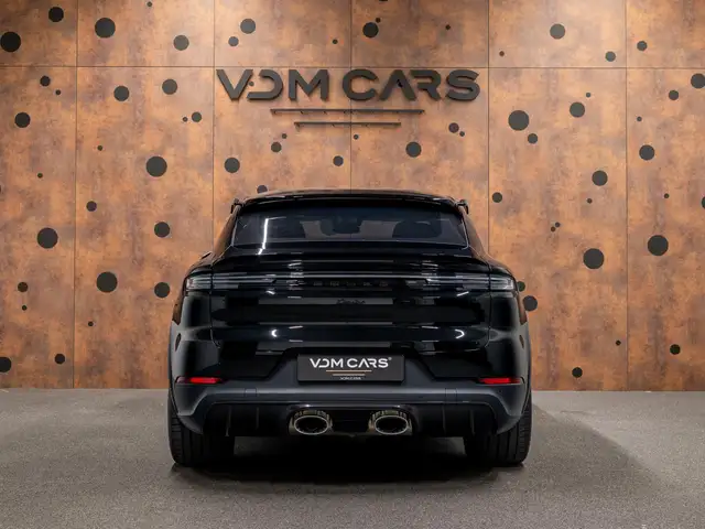 Porsche Cayenne view 4
