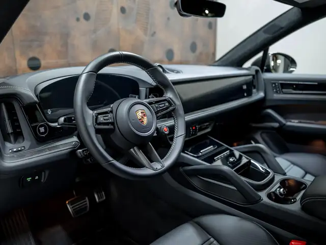 Porsche Cayenne view 18